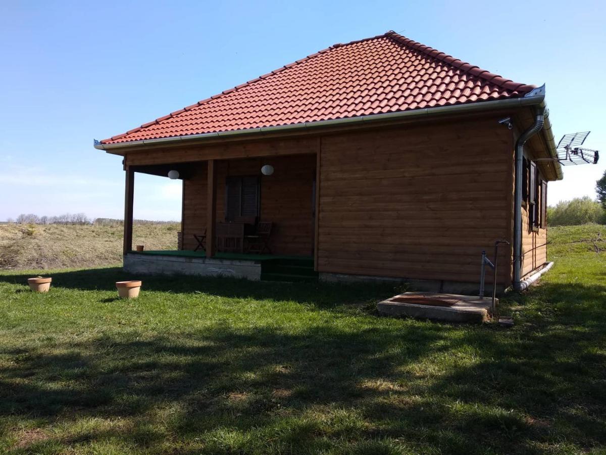 Nowhere Nyirmihalydi Εξωτερικό φωτογραφία